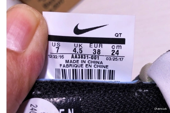  O-W Air AA3831-001 VaporMax 0218